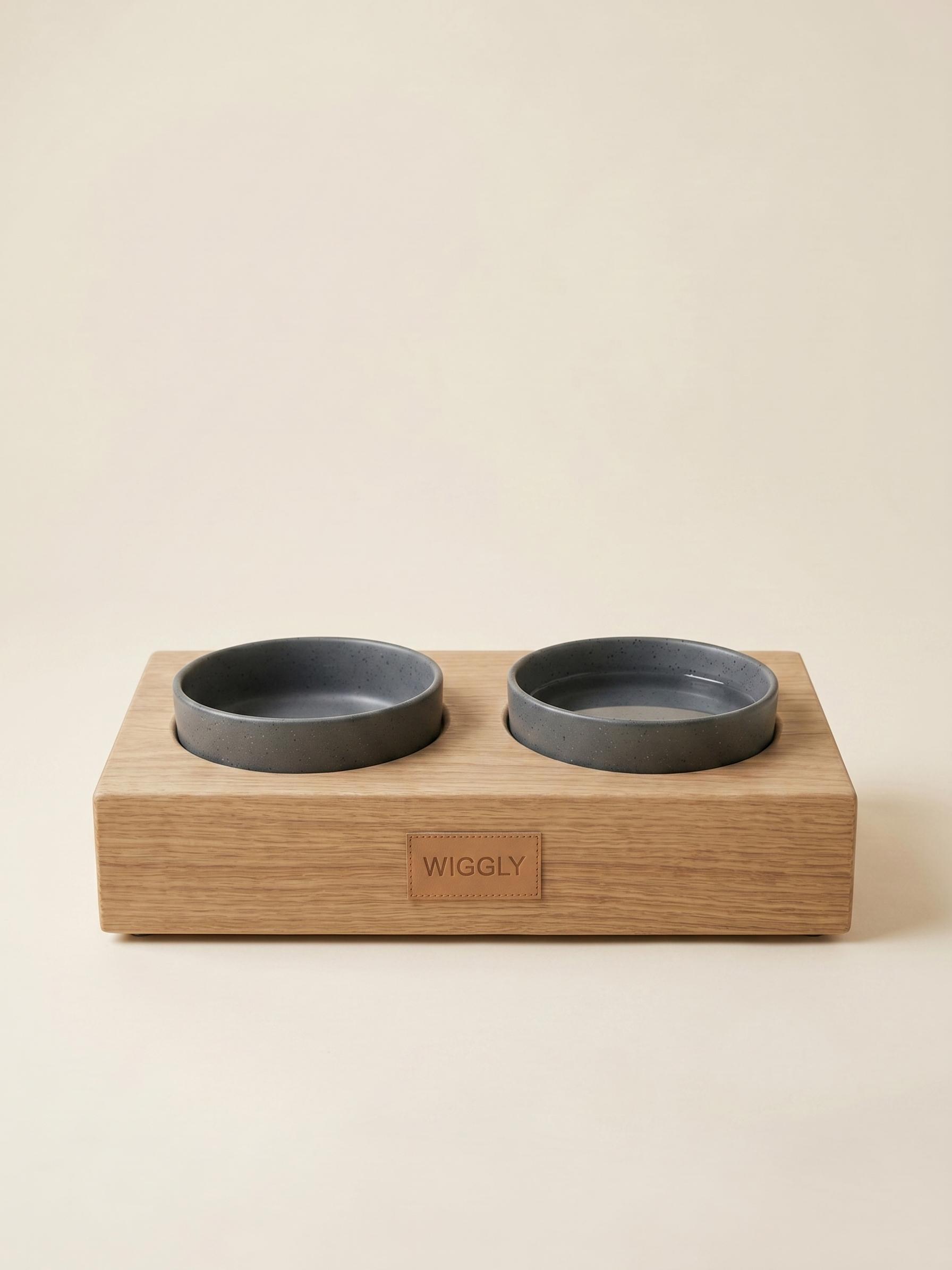 Wiggly Dining Stand