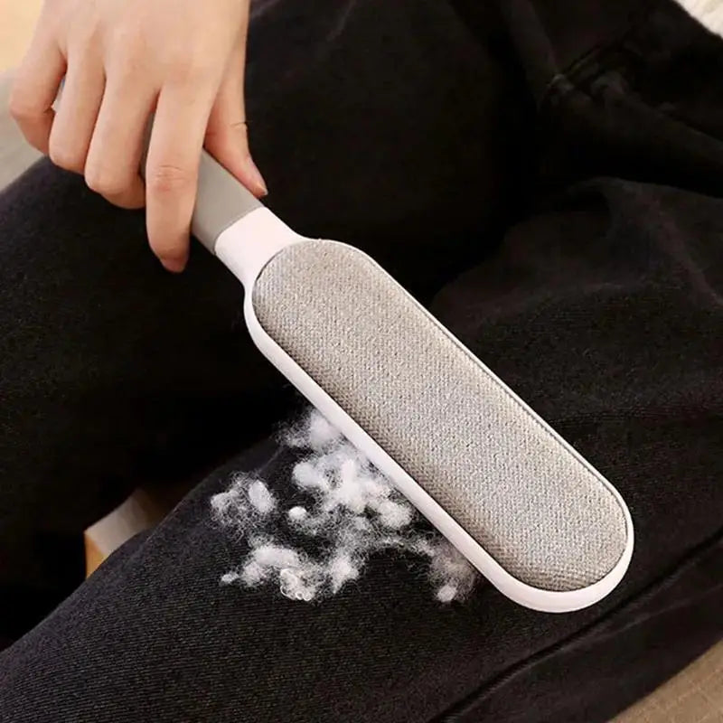 Wiggly™ Electrostatic Lint Brush