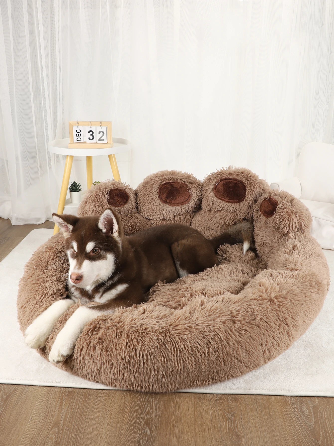 Wiggly™ Paw Pet Bed