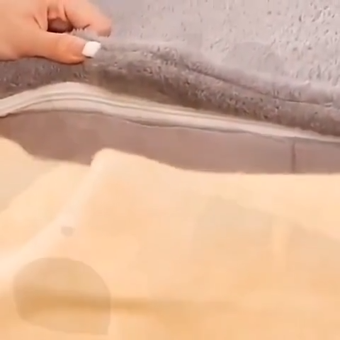 Wiggly™ Cozy Pet House